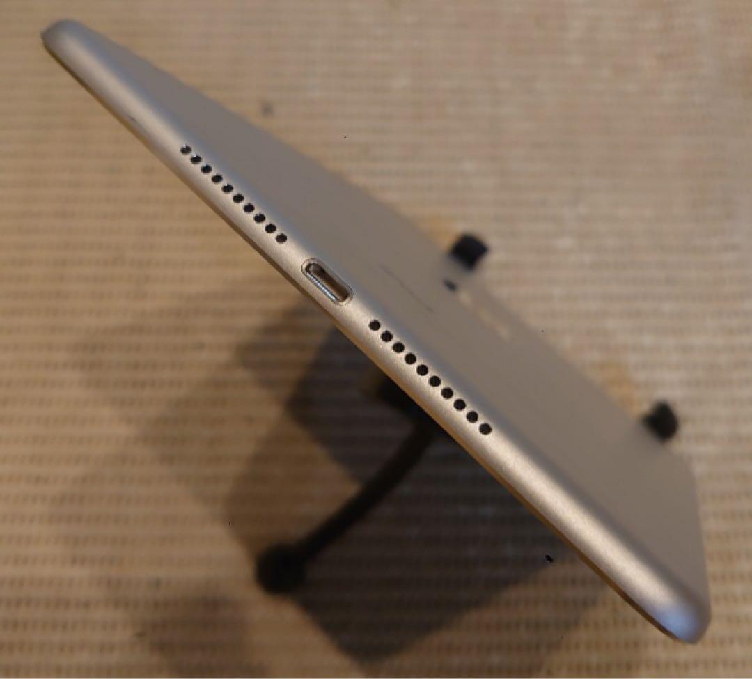 動作品SIMフリーiPad mini4本体128GBジャンク品KGHMP