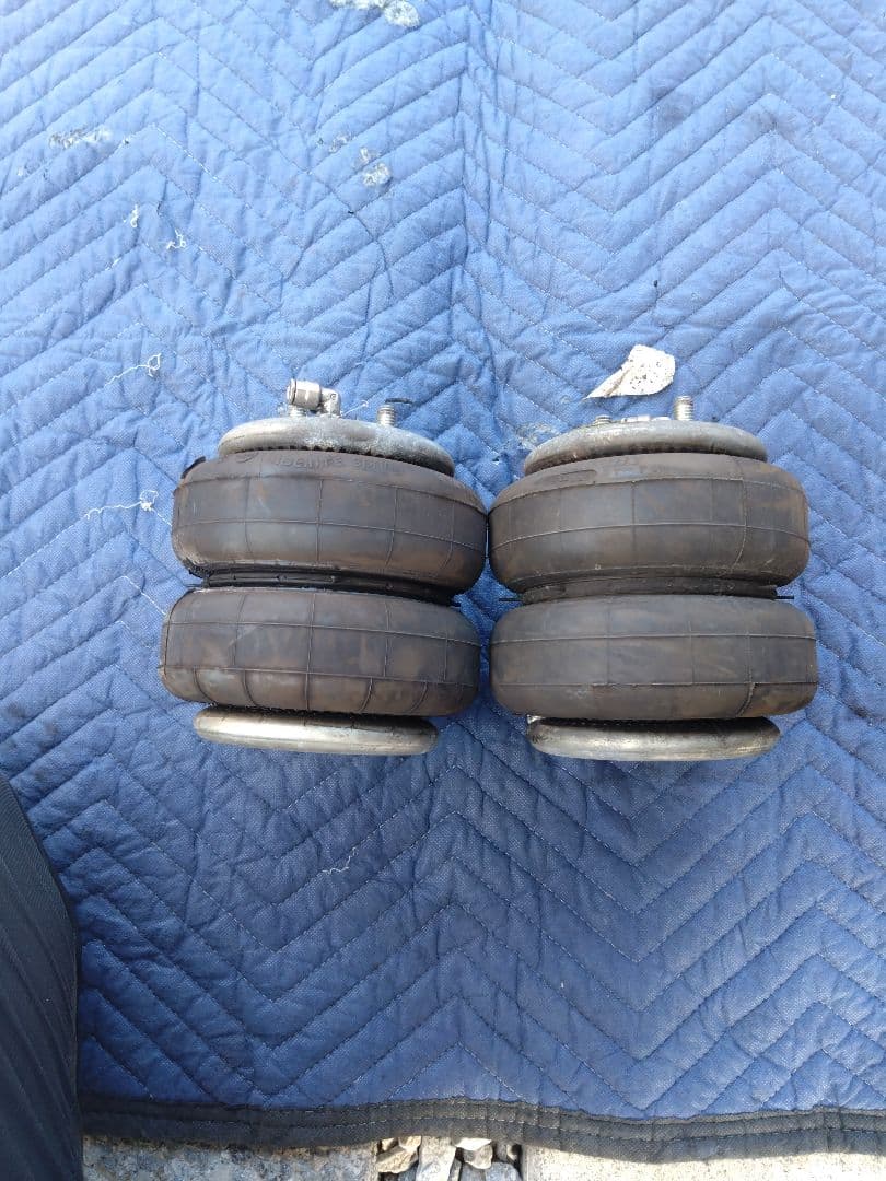 エアサスペンション エアバッグ