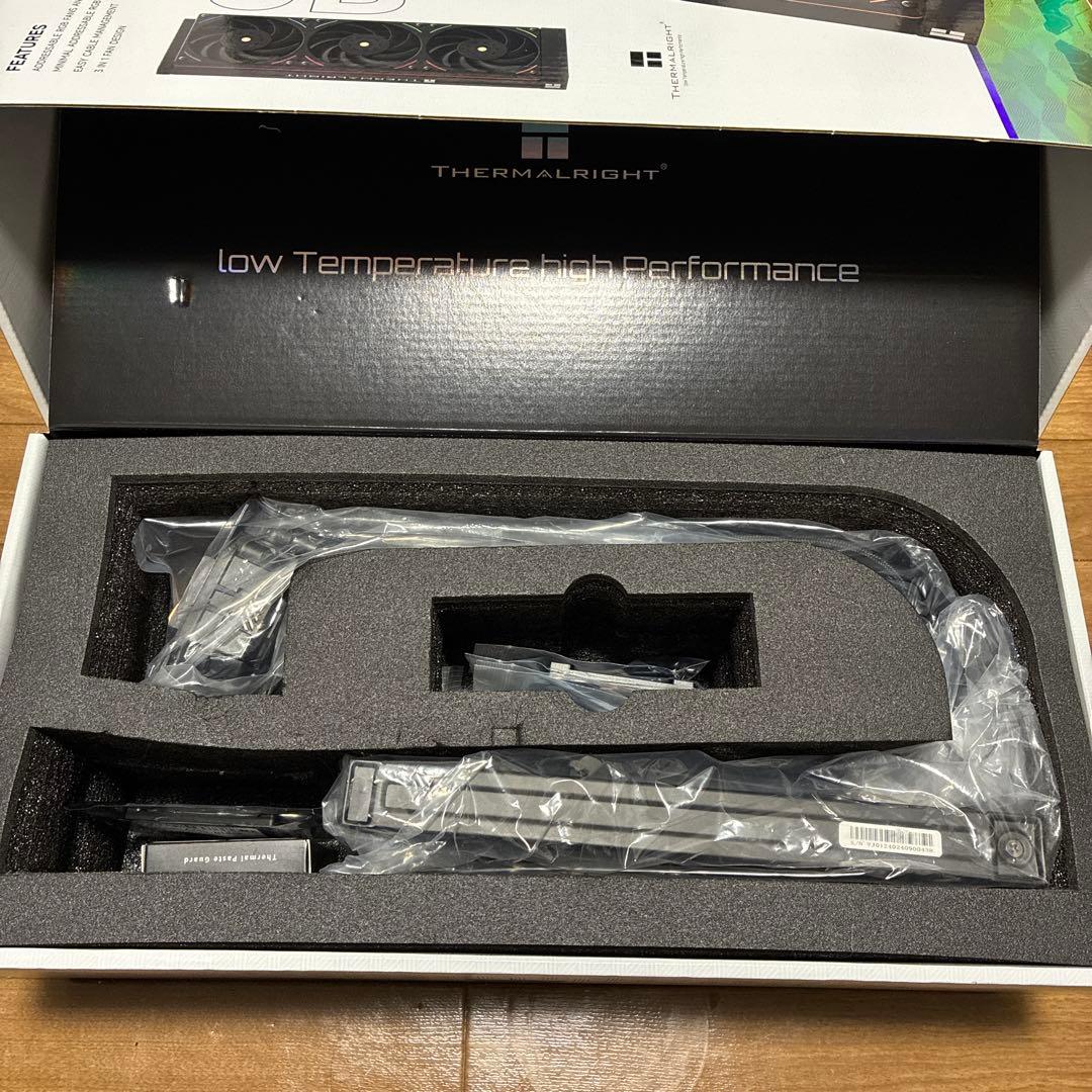 ASUS TUF GAMING LC II 240 ARGB 中古品