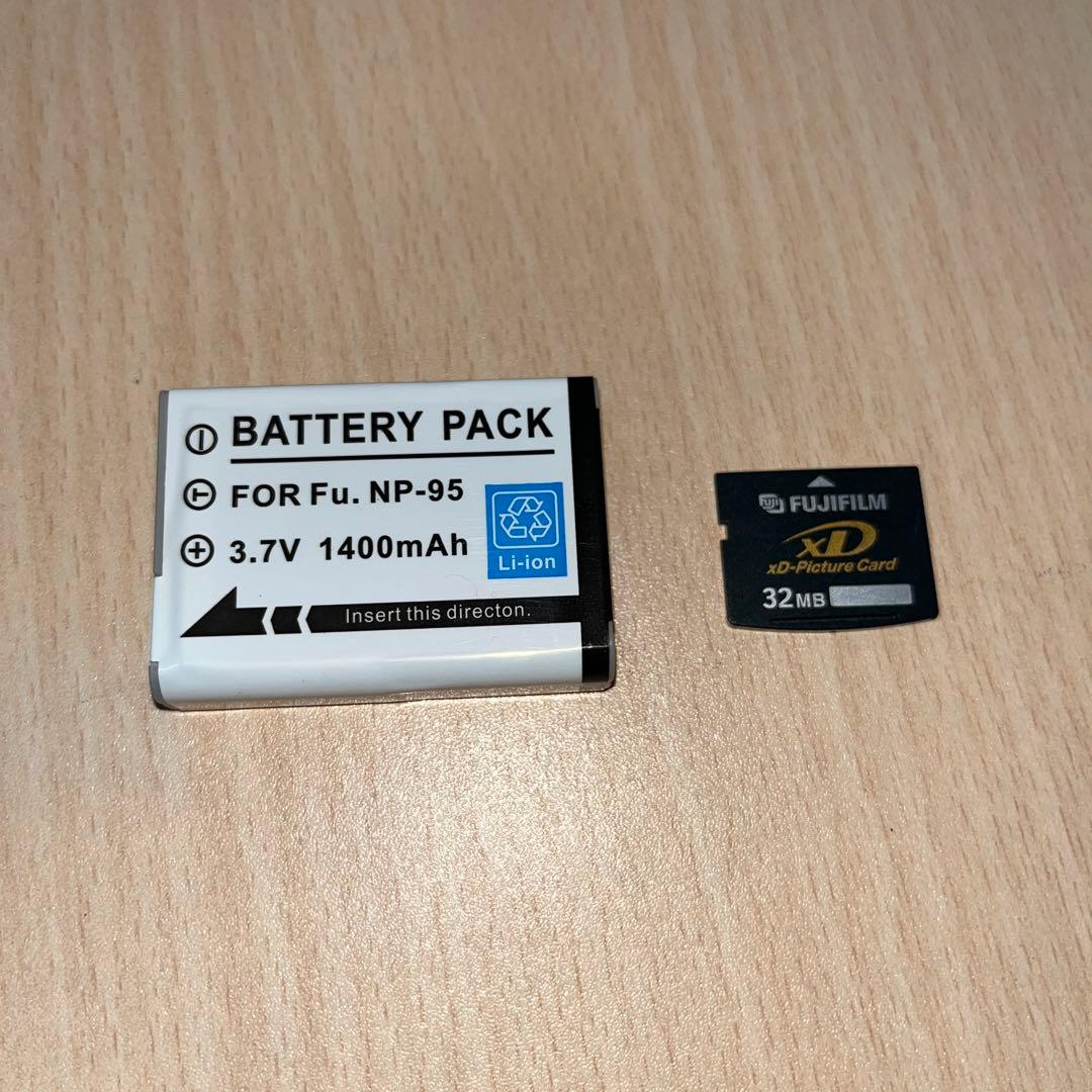 動作品 FUJIFILM FINEPIX F31fdコンパクトデジタルカメラ