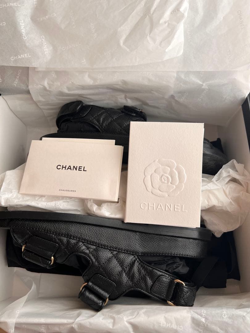 CHANEL ブラックレザーサンダル ベルト付き(2023年購入、美品)