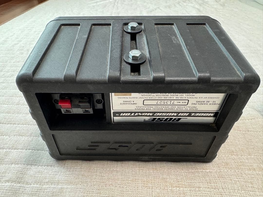 Bose 101MM スピーカー 2個セット 取り付け金具付き