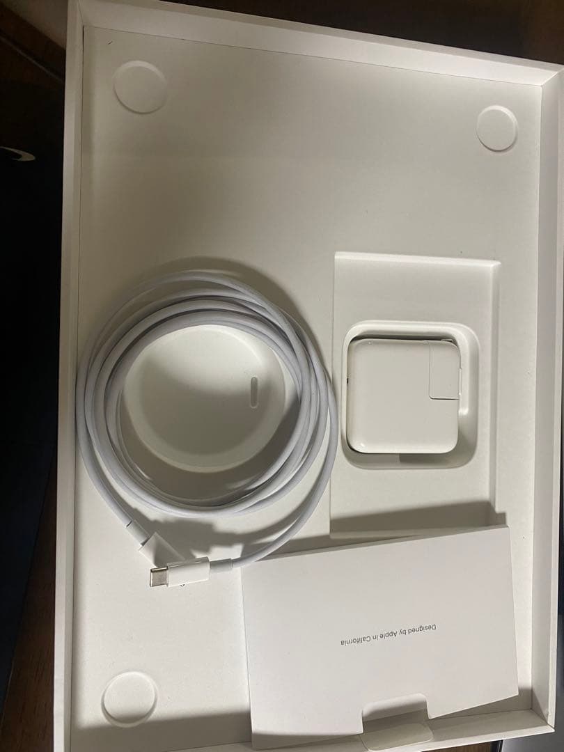 【超美品】MacBook Air M1チップ搭載　13インチ　A2337