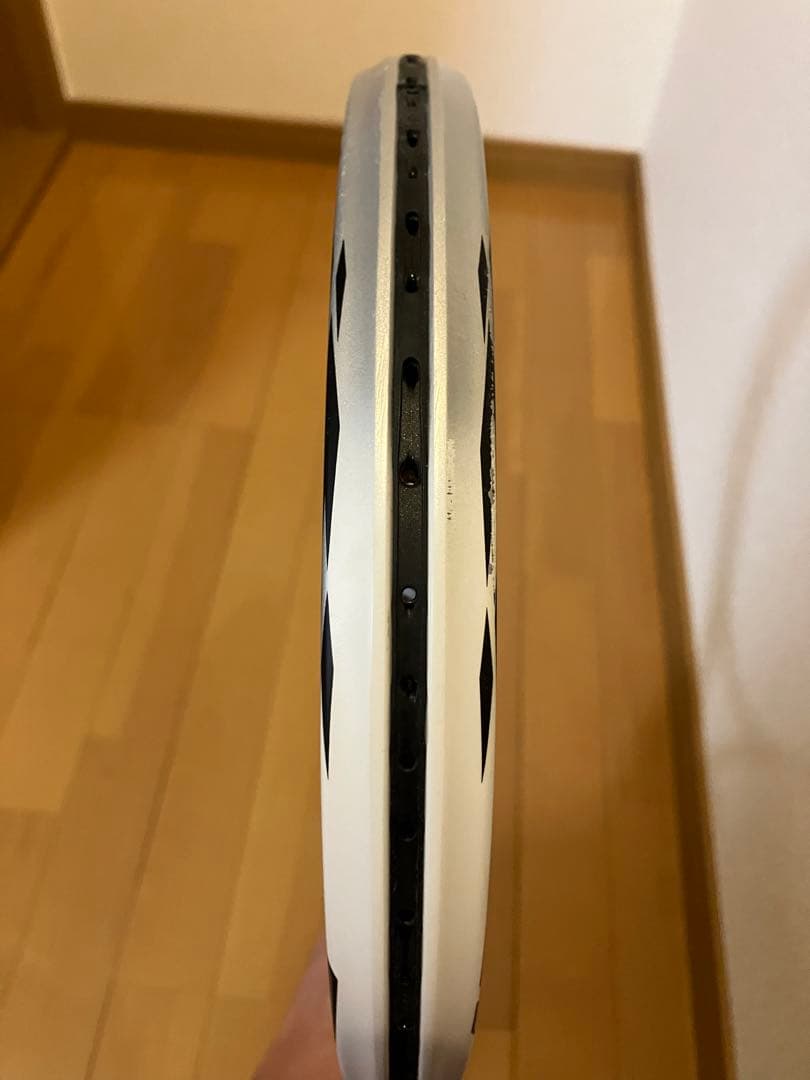 YONEX F-LASER 9V プラウドホワイト UL1サイズ