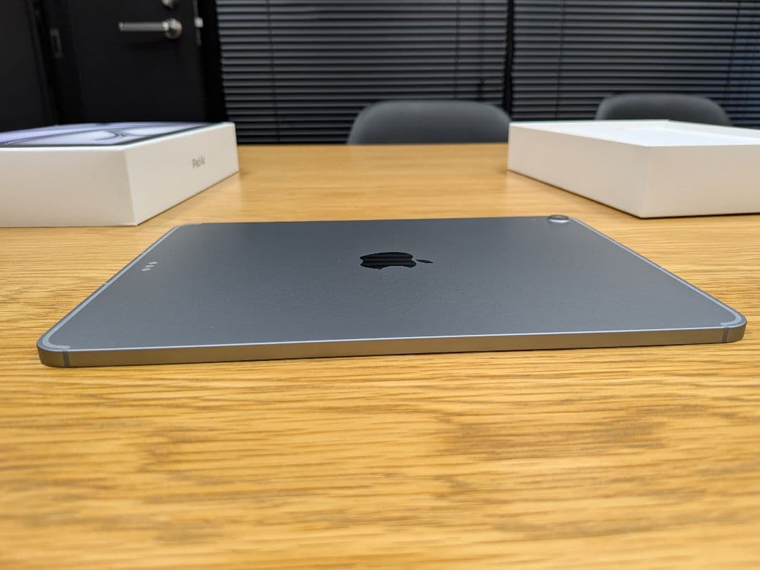 SIMフリー iPad Air M3 11インチ 128GB充放電回数７回ケース