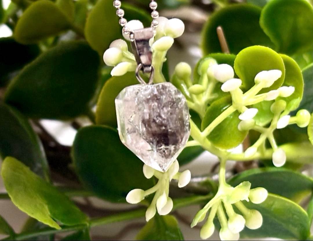 究極品質　奇跡のドリームストーン　幻のアルティメイトハーキマーダイヤモンドのPT