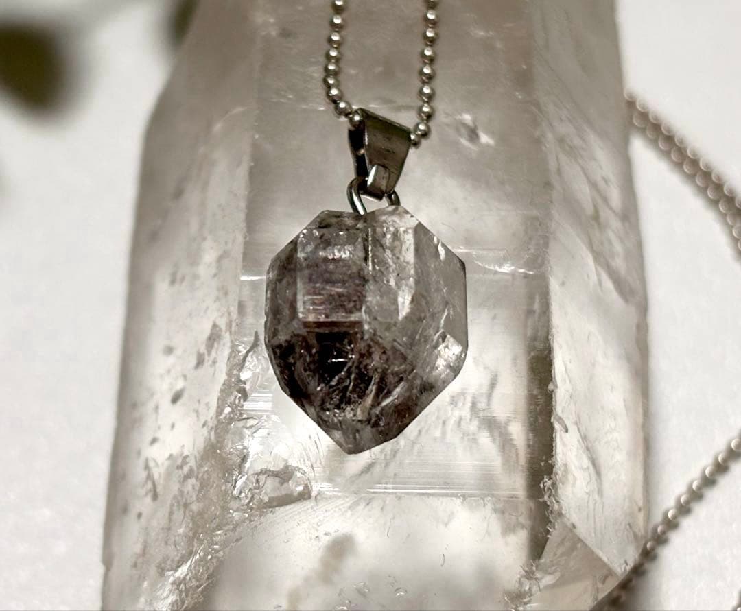 究極品質　奇跡のドリームストーン　幻のアルティメイトハーキマーダイヤモンドのPT