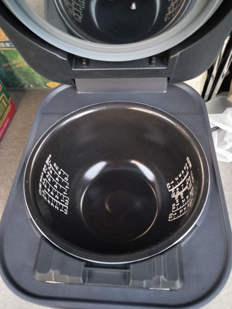 TOSHIBA 圧力IH炊飯器 RC-10FPW