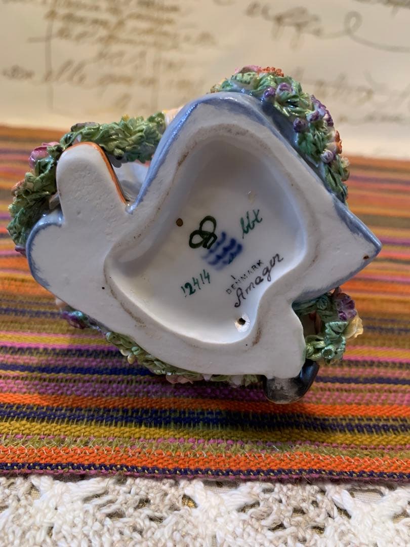 ロイヤルコペンハーゲン　アンティーク　民族衣装シリーズの男の子のフィギュリン！