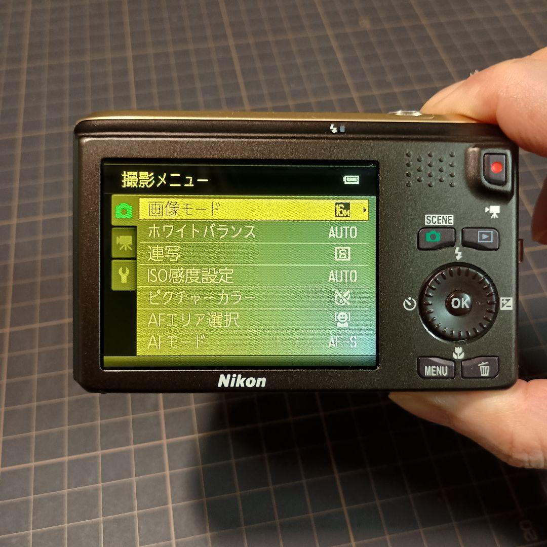 NIKON　COOLPIX　S6300　デジカメ　ゴールド