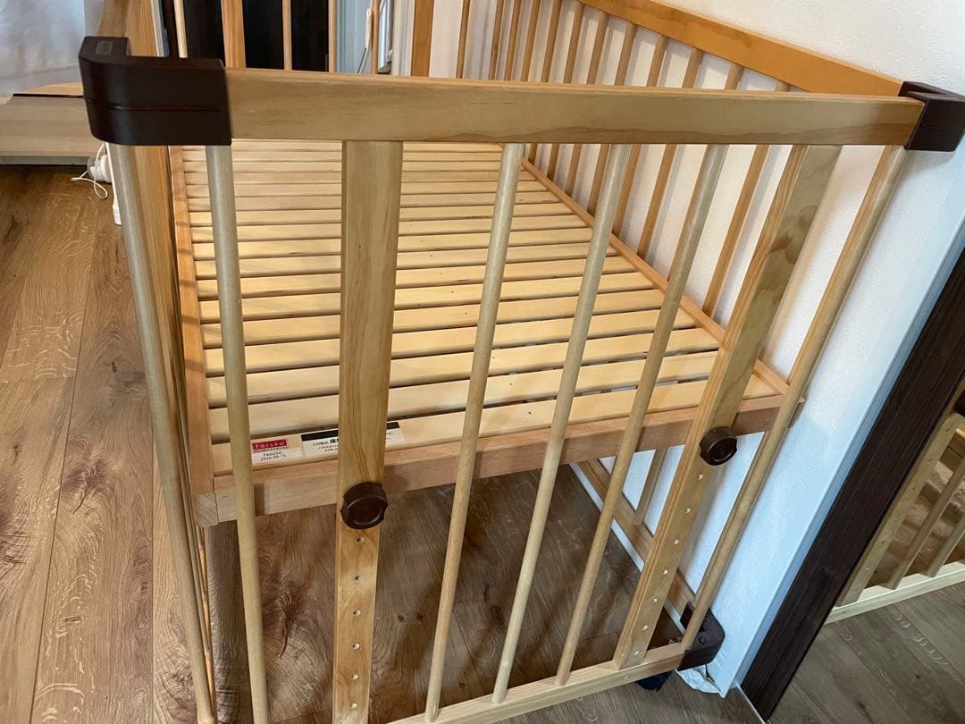 ファルスカ　ベッドサイドベッド