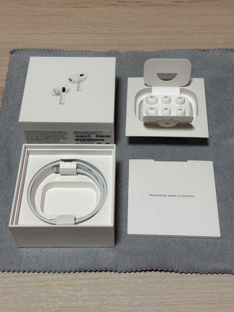 AirPods Pro 第2世代 lightning ESRケース付属