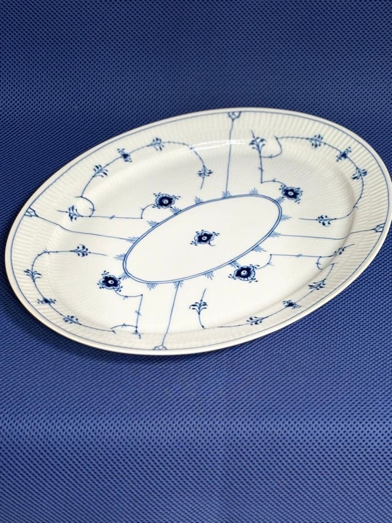 デンマーク製　  ブルーフルーテッドプレイン