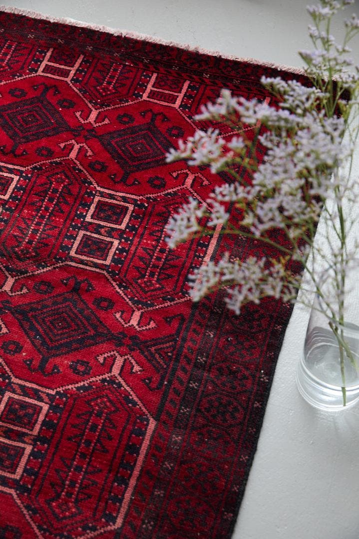 ヴィンテージラグ　ペルシャ絨毯　トライバルラグ　（193×102cm）赤　黒