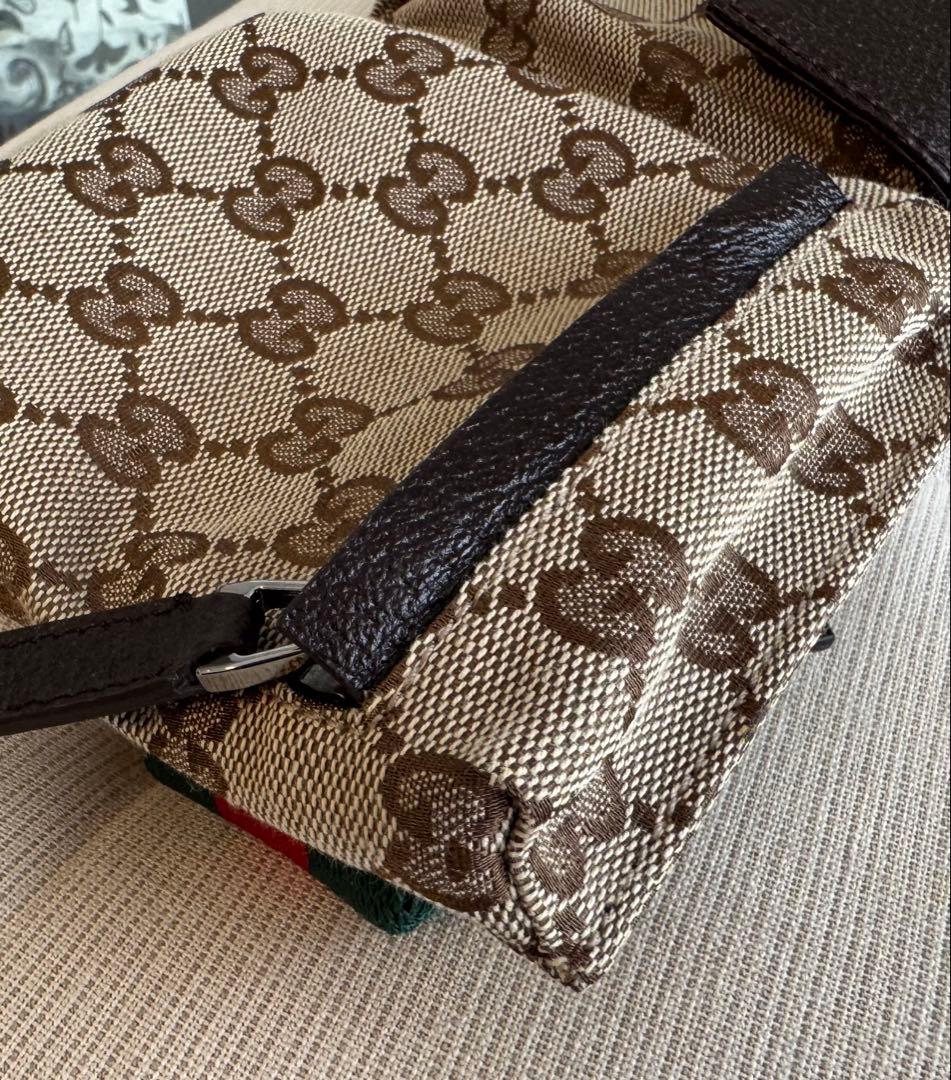 美品 GUCCI ボディバッグ・ウエストポーチ ケース付き！