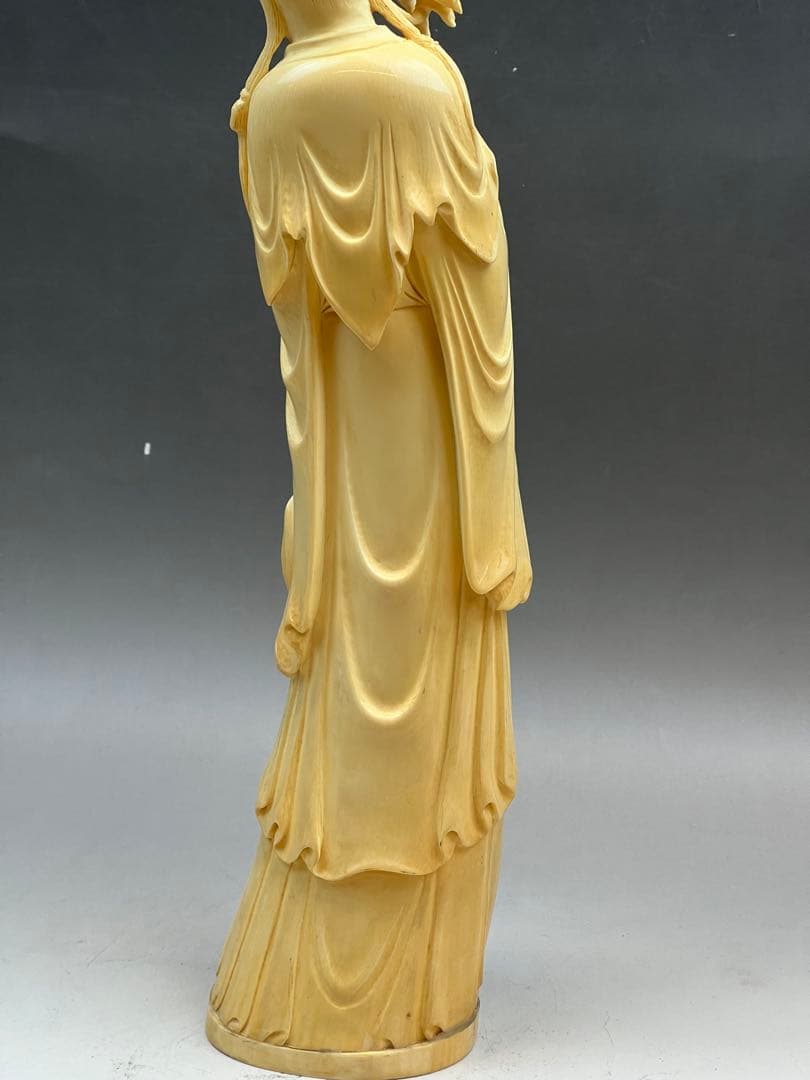 ［美品］女像 極上白象　1100g置物　送料込み