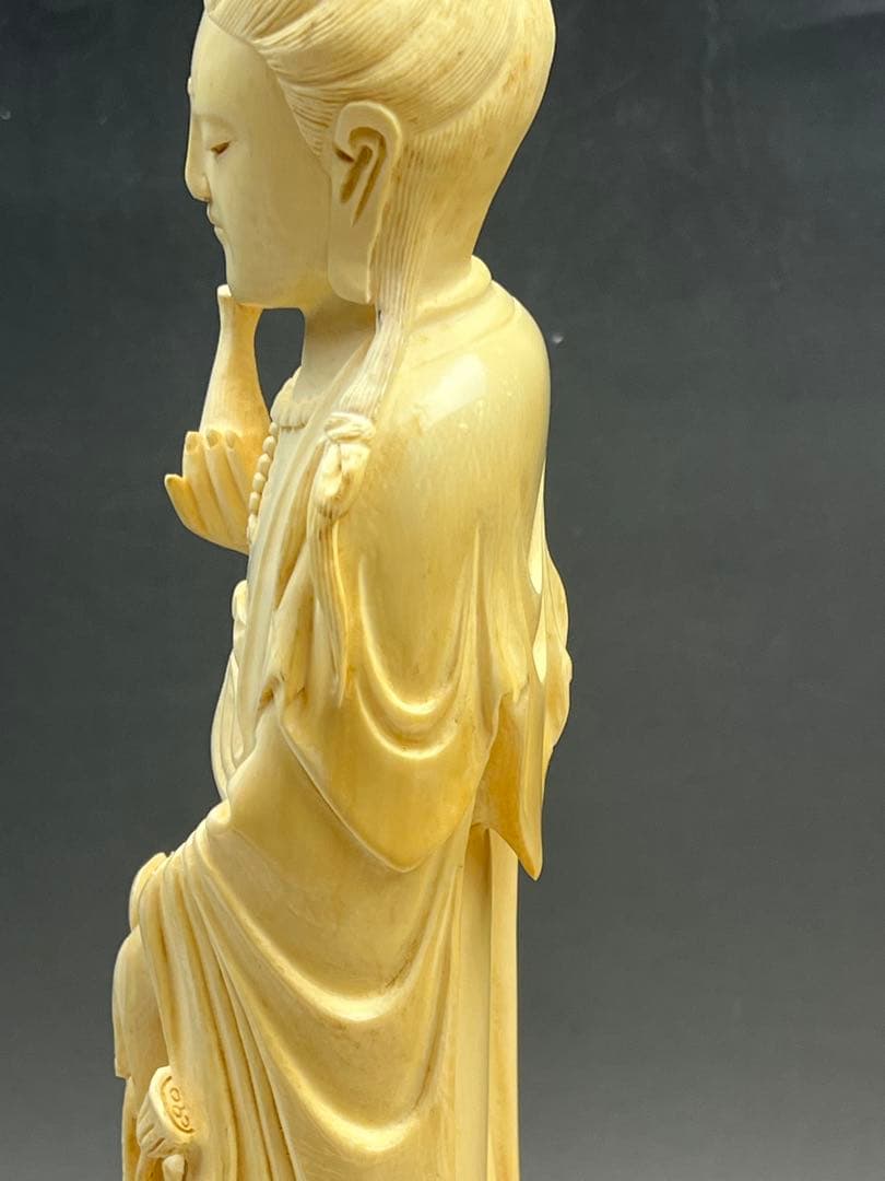 ［美品］女像 極上白象　1100g置物　送料込み