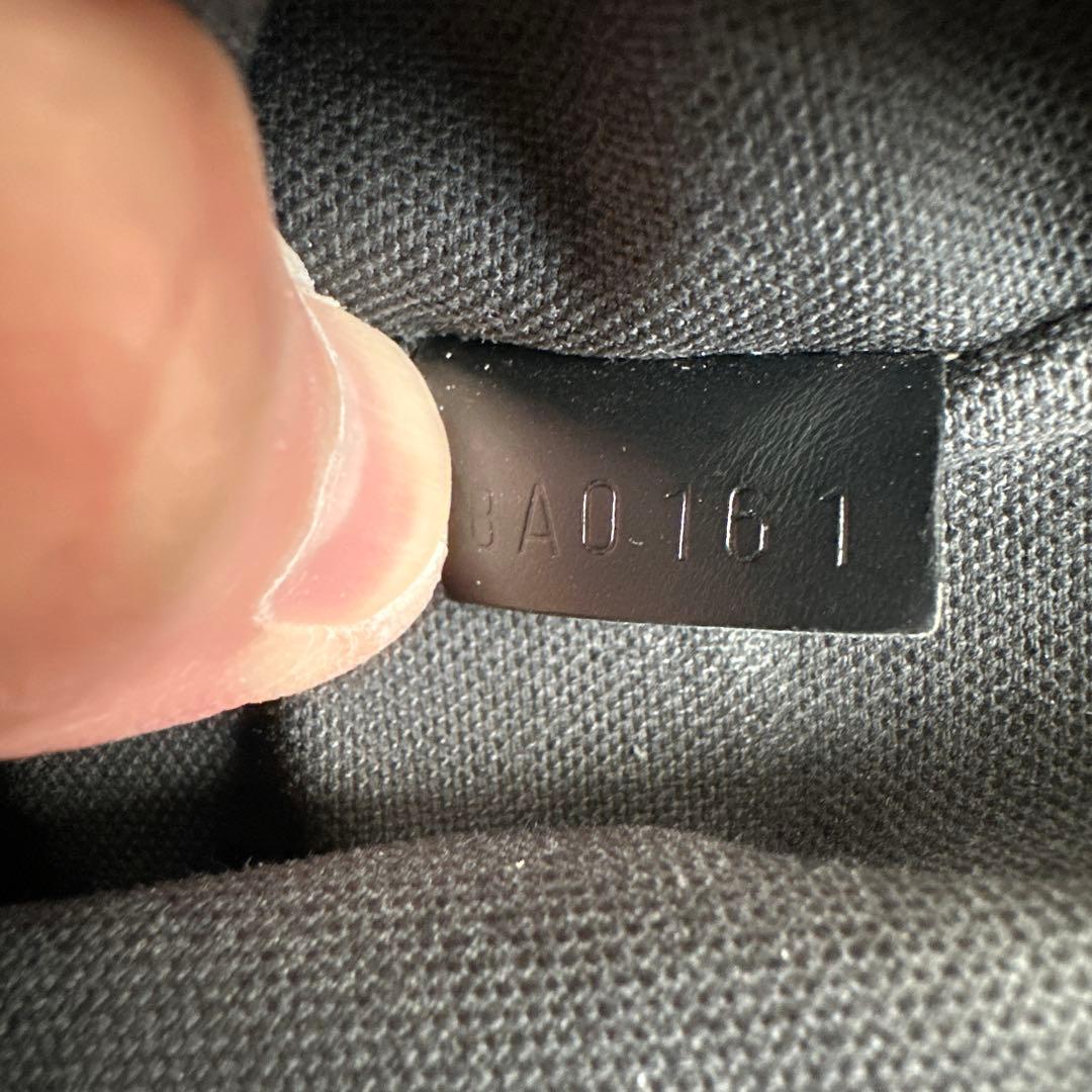 ルイヴィトン ポルトドキュマンボワヤージュ ダミエグラフィット ブラック