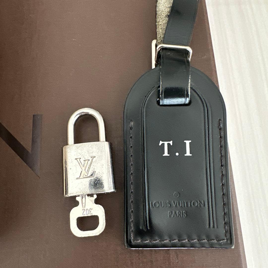 ルイヴィトン ポルトドキュマンボワヤージュ ダミエグラフィット ブラック