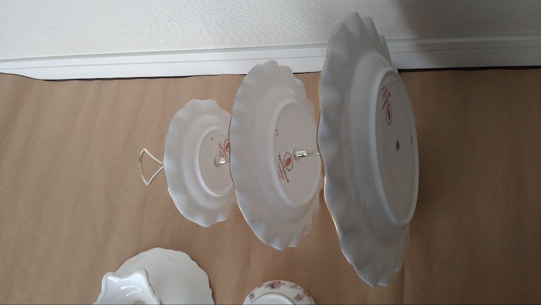 ロイヤルクラウンダービーのアントワネットシリーズ食器