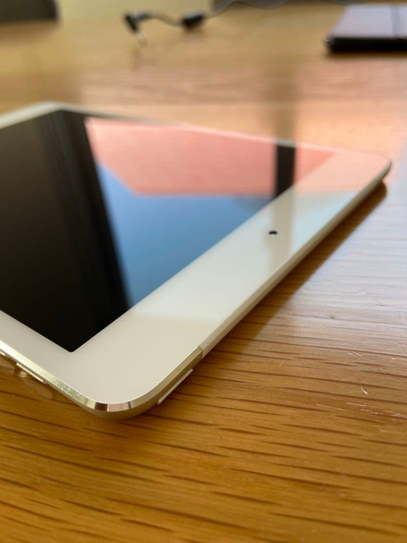 iPad本体 iPad mini 4 128GB wifi+cellular