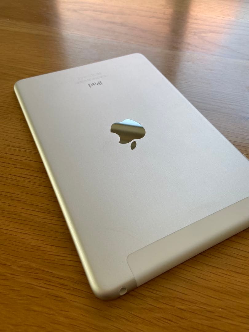 iPad本体 iPad mini 4 128GB wifi+cellular