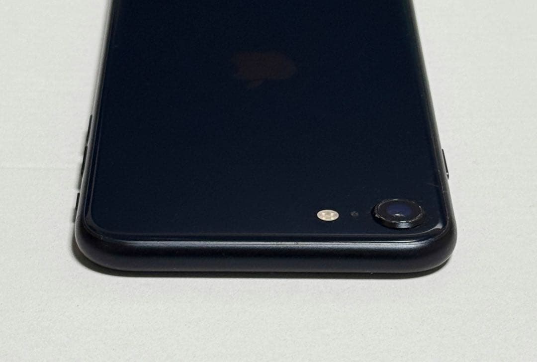 バッテリー最大容量90%　iPhone SE 第3世代 64GB　ミッドナイト