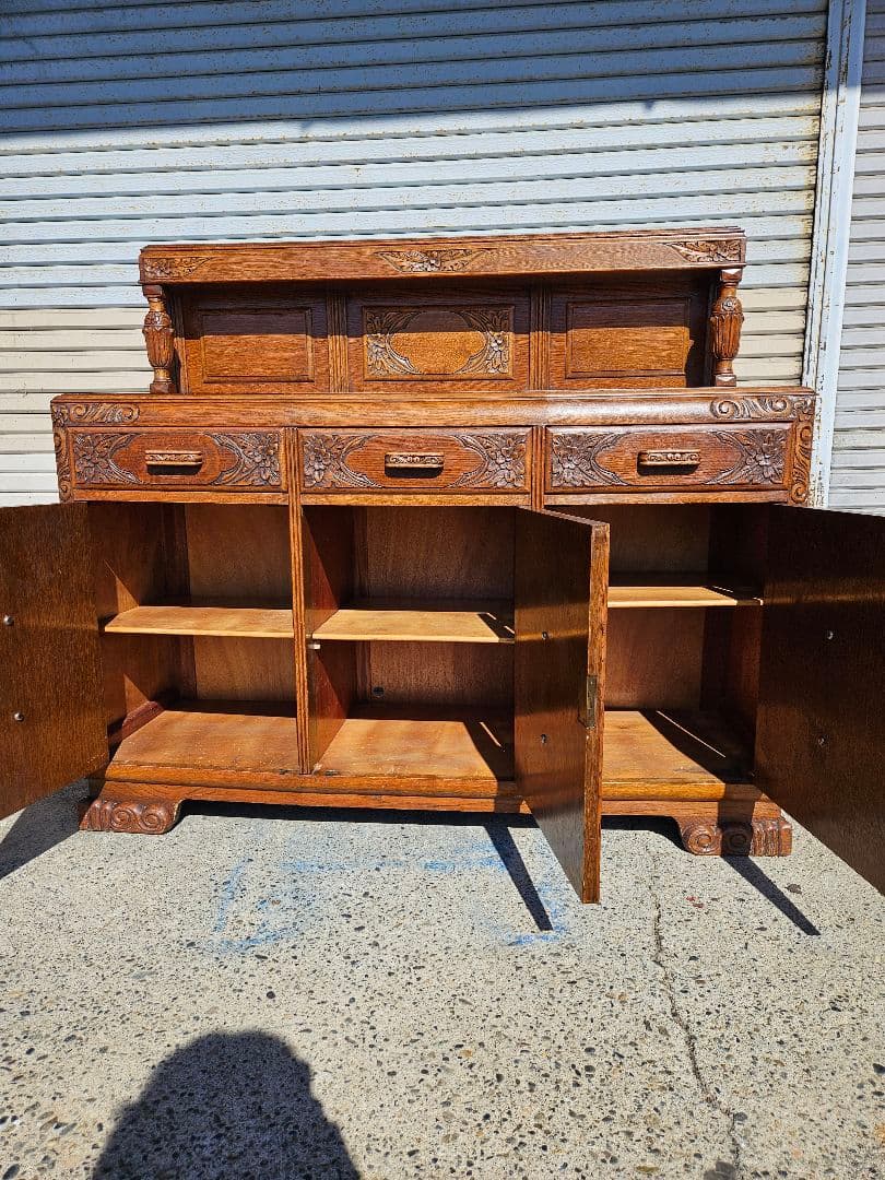 英国アンティーク オーク材のサイドボード バルボス装飾 バフェ 飾り棚 食器棚