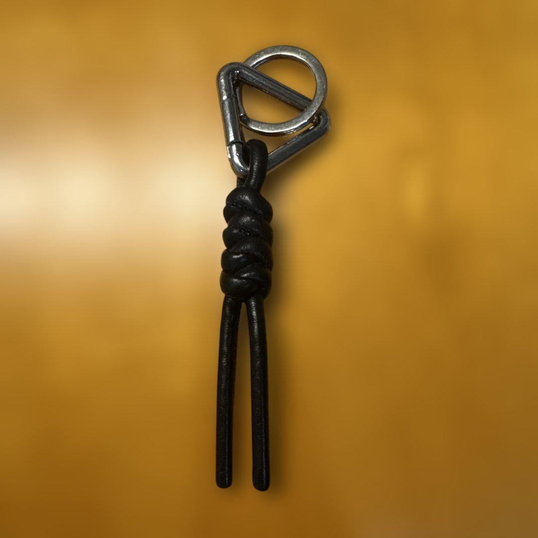 【ボッテガヴェネタ】トライアングル キーホルダー