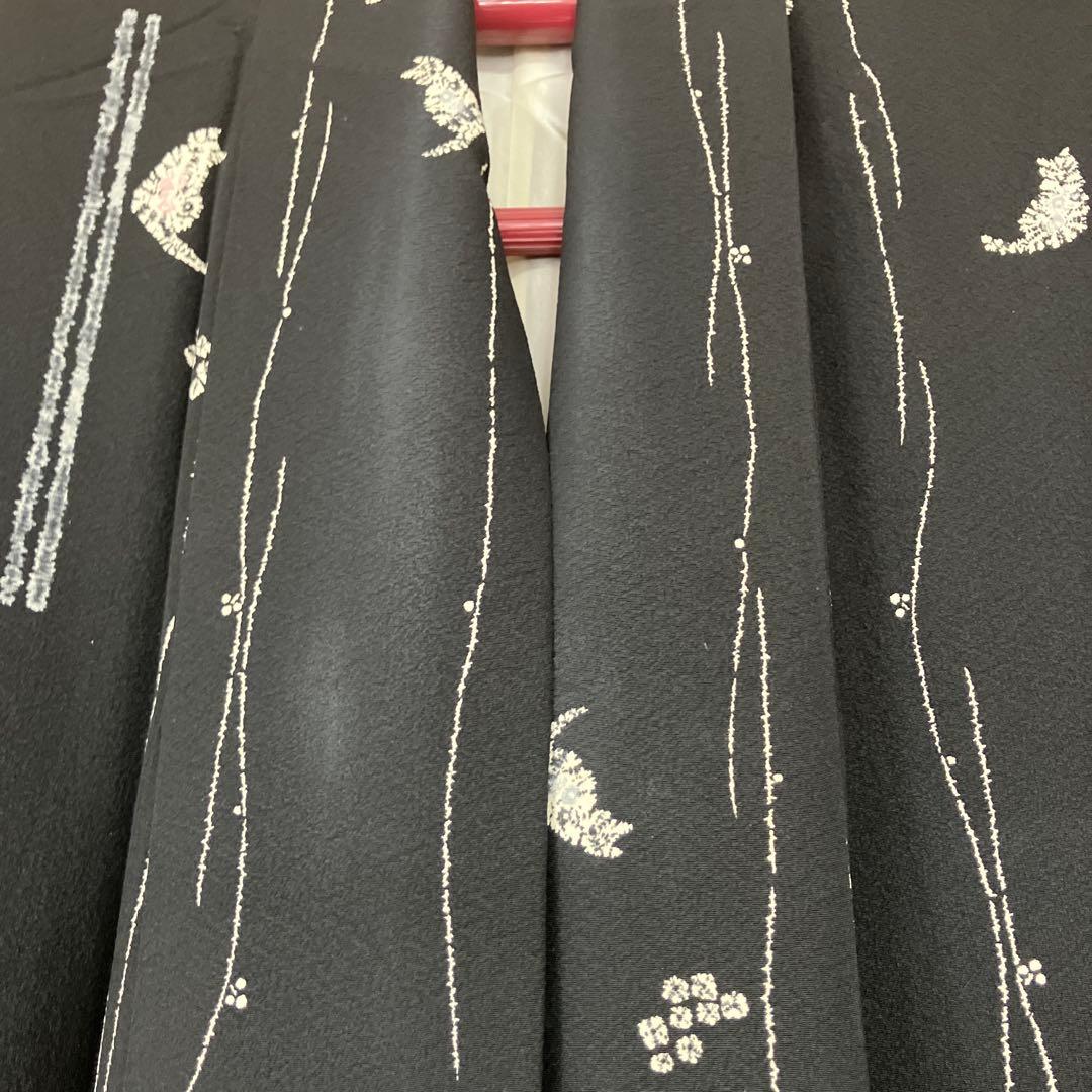 小紋　絞り染め抜きのネコ　黒地