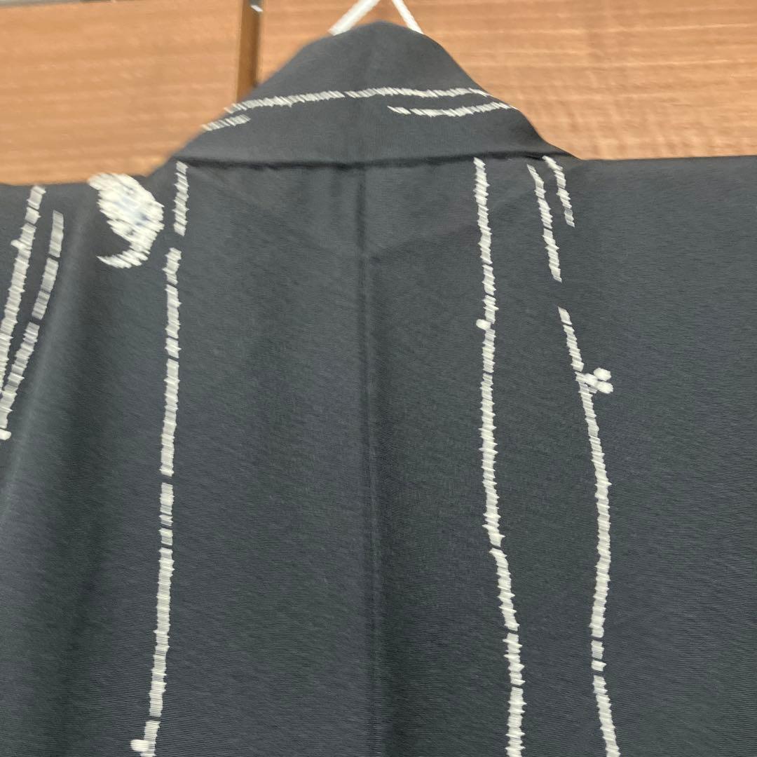 小紋　絞り染め抜きのネコ　黒地