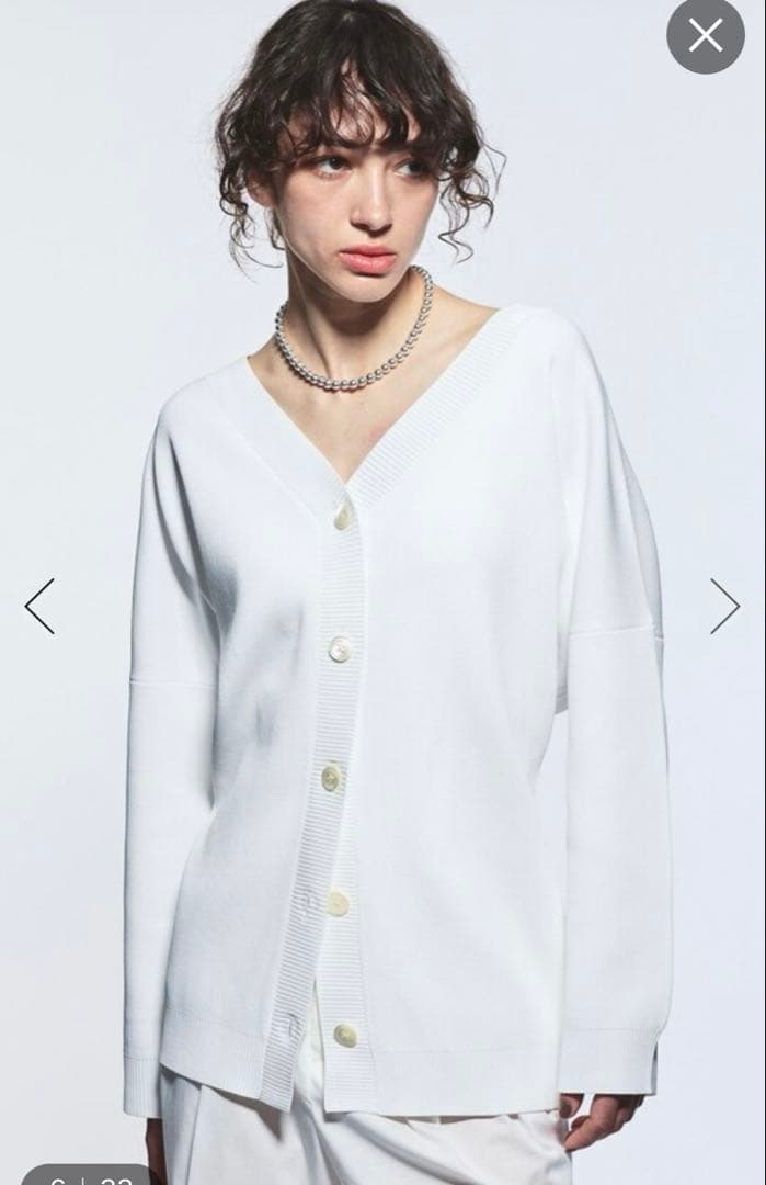 BRILL ストレッチVネックカーディガン ホワイト