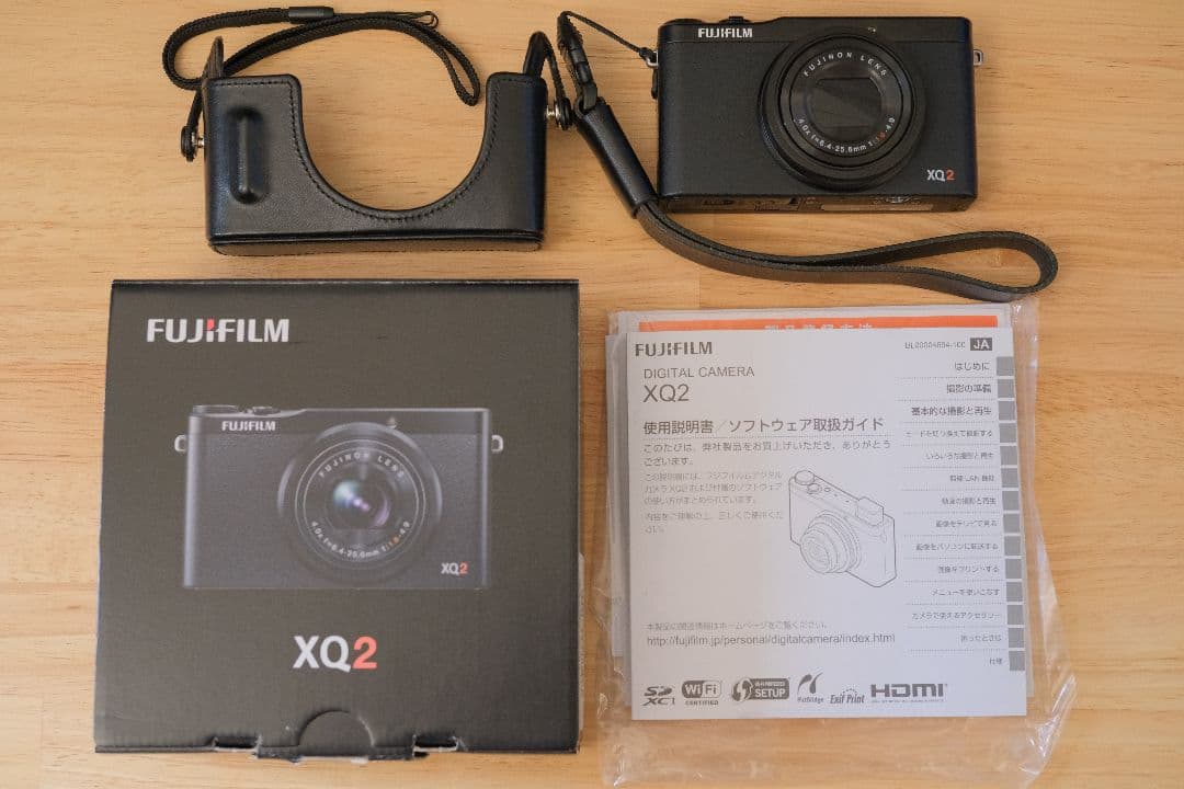 FUJIFILM XQ2 ブラック オプション　元箱　付属品あり