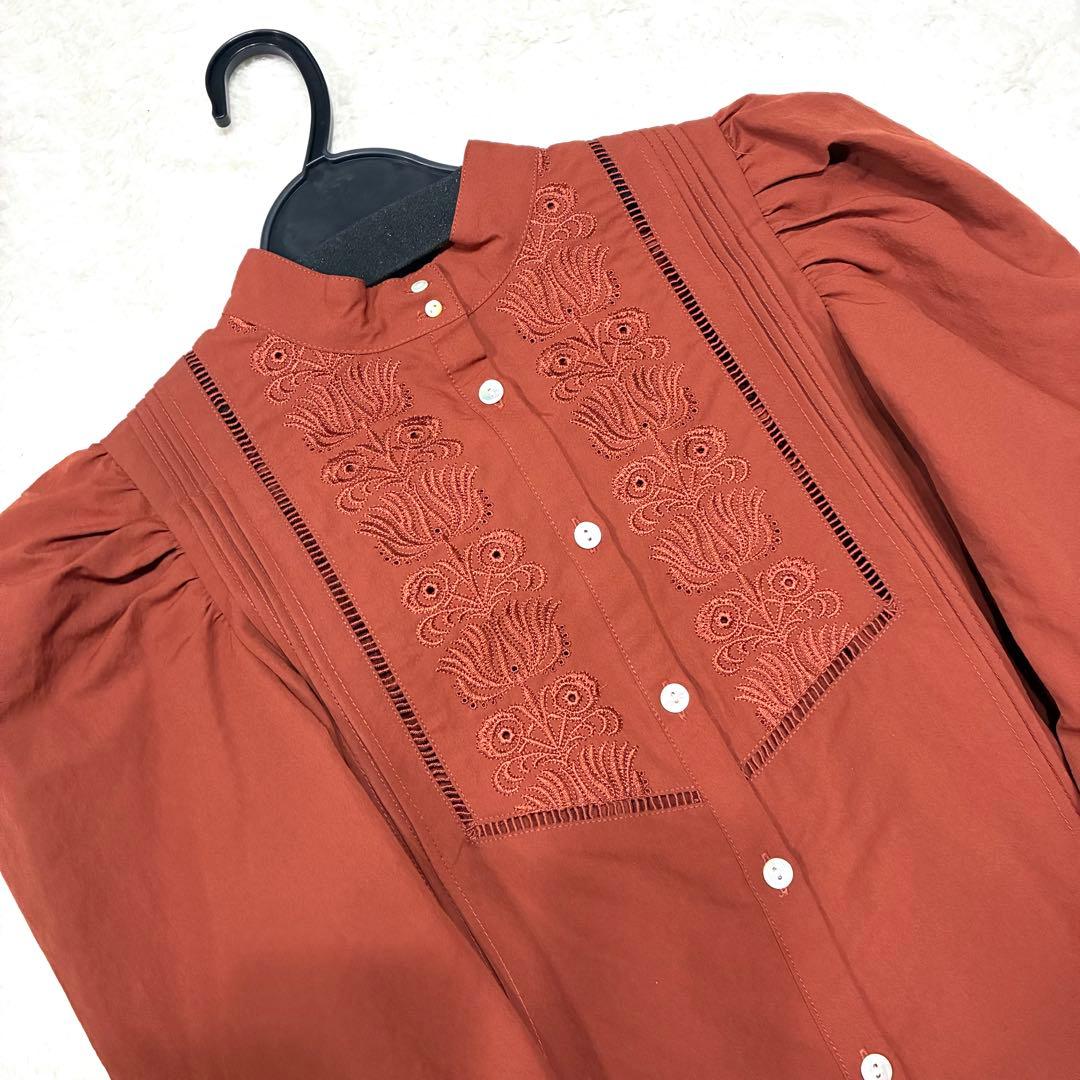 AMERI UND POWER SHOULDER LACE BLOUSE レッド