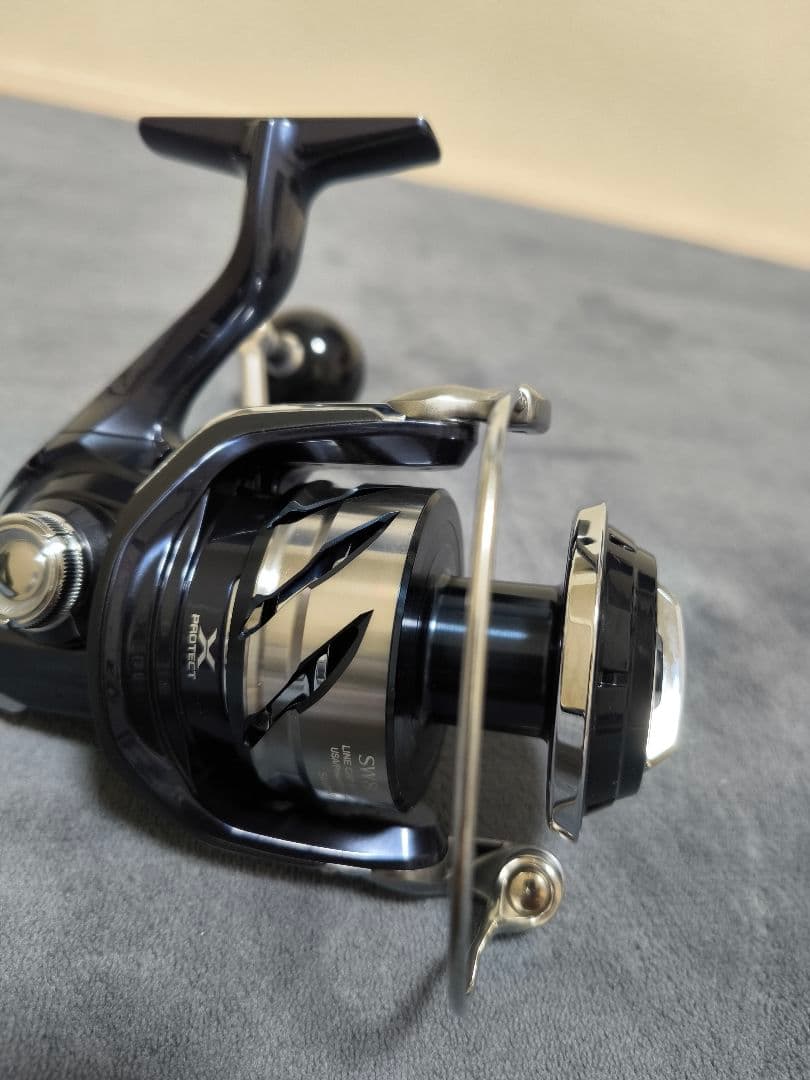 極美品　シマノ　ツインパワー　SW 8000PG　スピニングリール