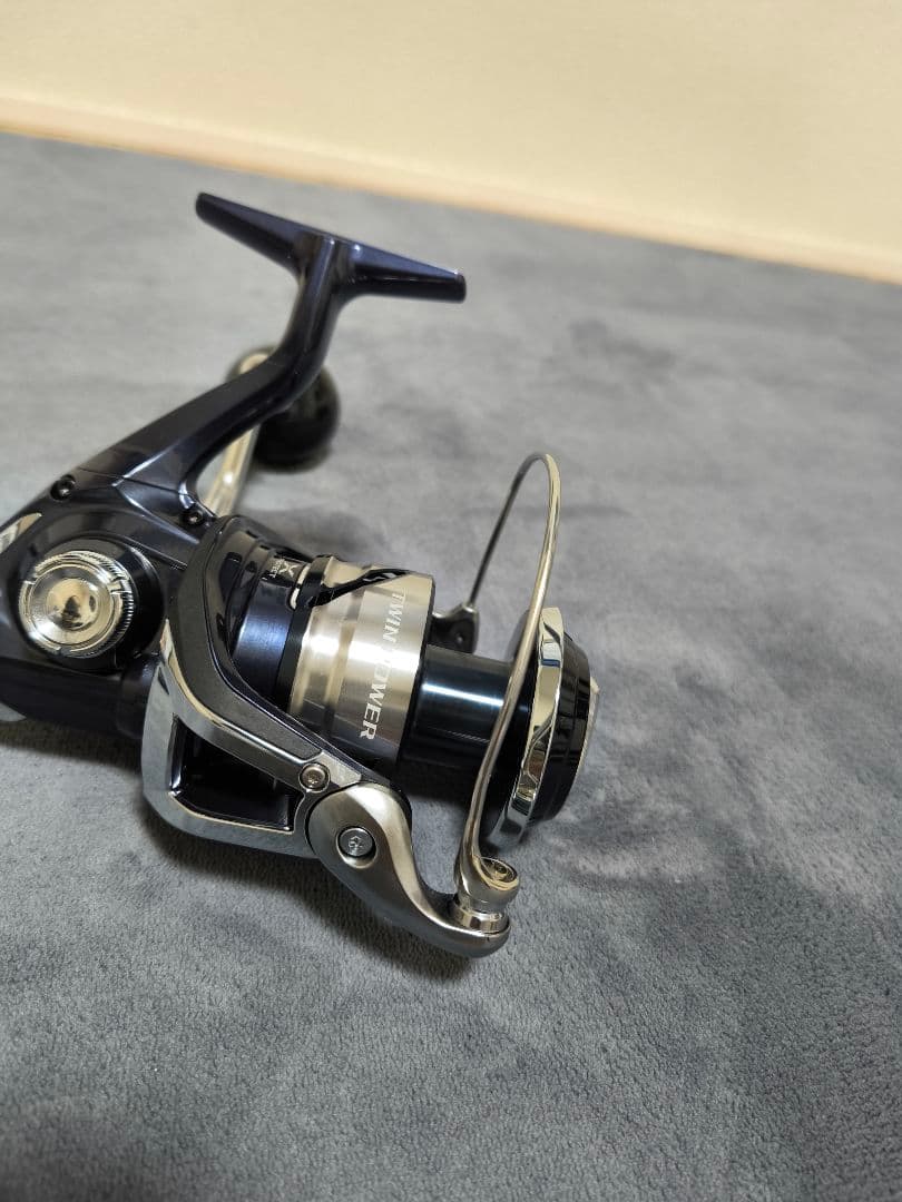 極美品　シマノ　ツインパワー　SW 8000PG　スピニングリール