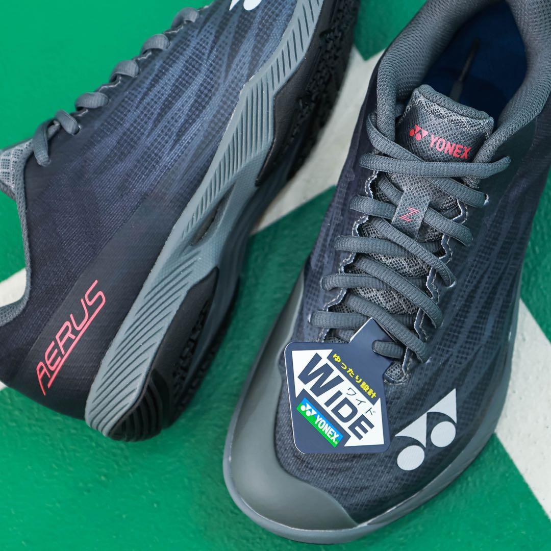 年内限定価格　YONEX バドミントンシューズ　SHBAZ2WY 24.5