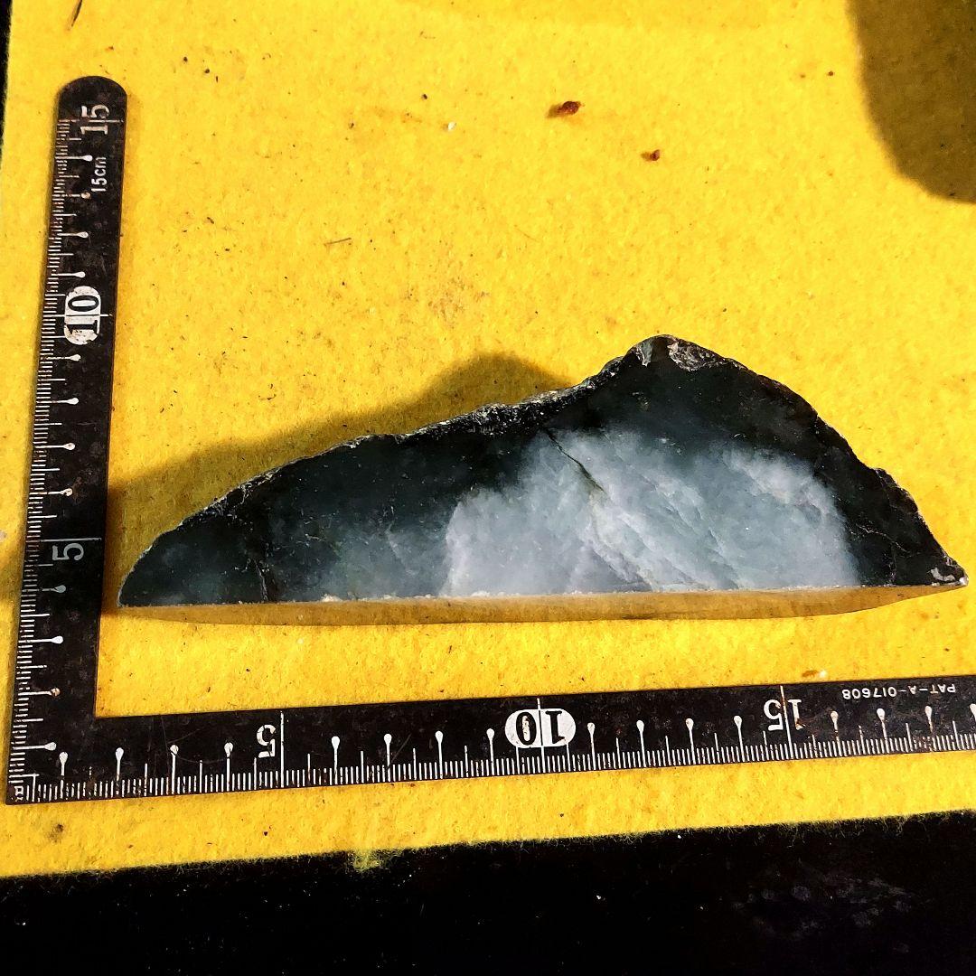 渋かっこいい模様に迫力の大きさの JADEITE 本翡翠 原石 2面磨き453