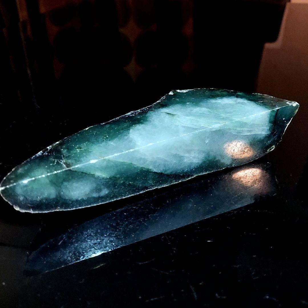 渋かっこいい模様に迫力の大きさの JADEITE 本翡翠 原石 2面磨き453