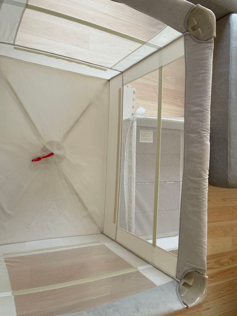 箱付き　Aprica アップリカ ココネルエアー ホワイト 折り畳みベビーベッド