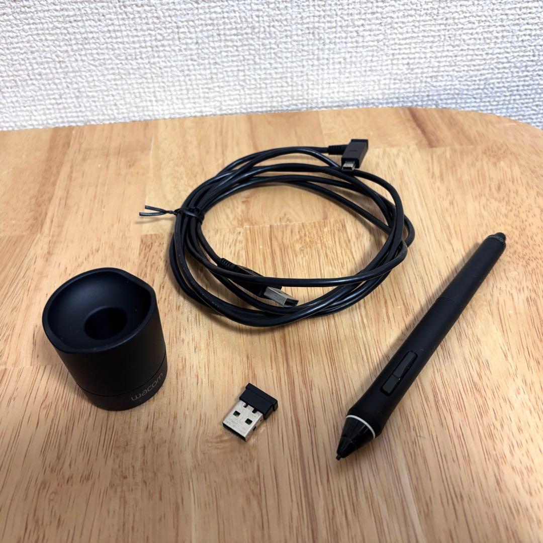 ◆SALE◆【Wacom】ペンタブ intuos Pro PTH-651