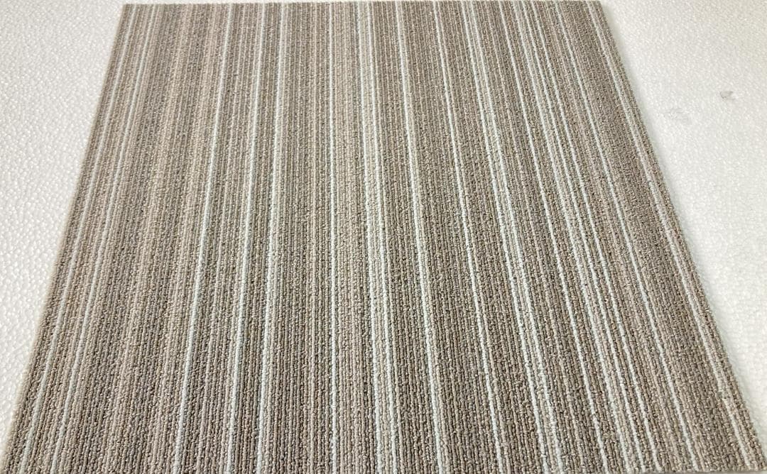 ナーゴ　タイルカーペット　８０枚 新品・未使用　国内メーカー