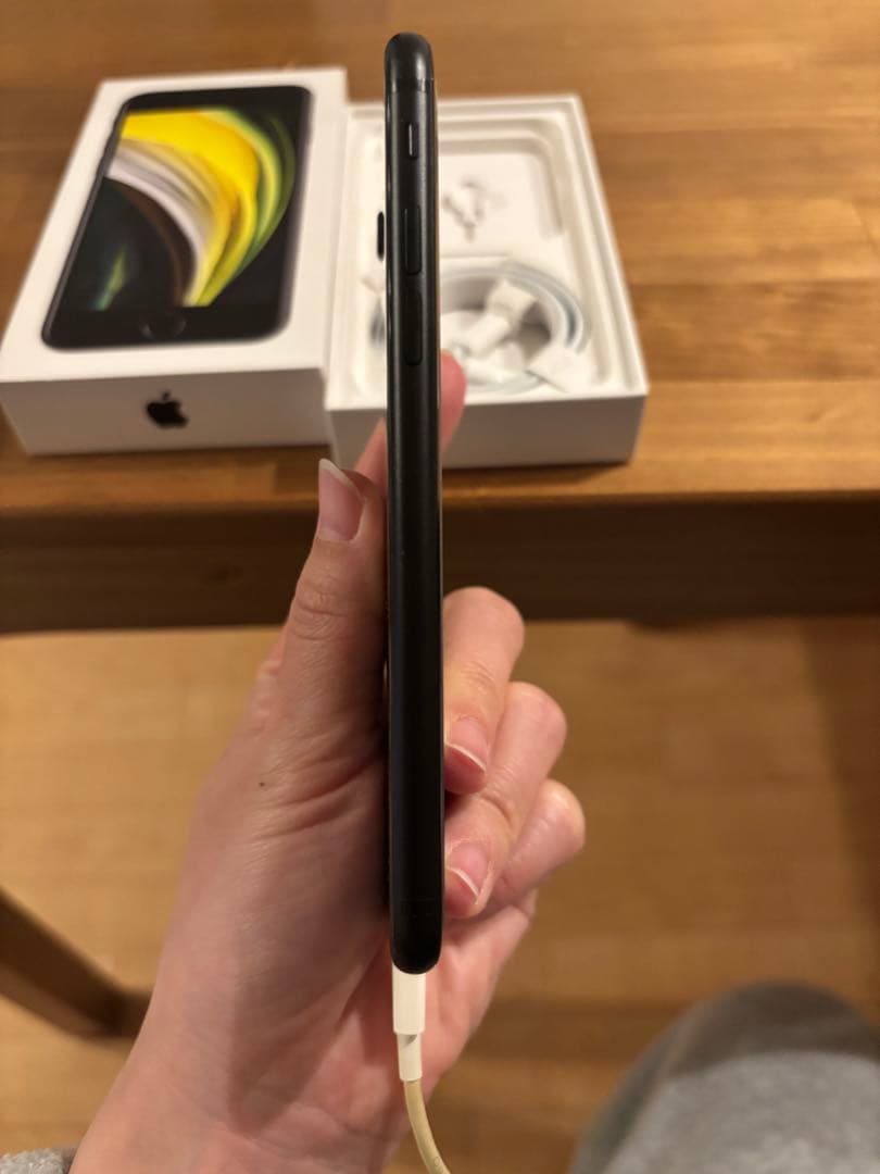 ★美品★SIMフリー★iPhoneSE 第2世代 (SE2) ブラック128GB