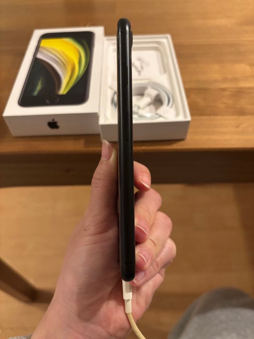 ★美品★SIMフリー★iPhoneSE 第2世代 (SE2) ブラック128GB