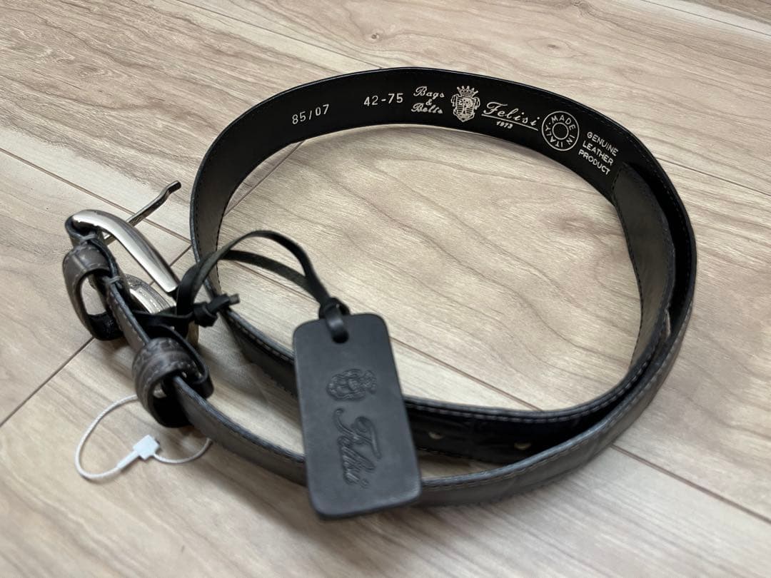 ほぼ未使用　フェリージ　felisi レザー ベルト 42-75