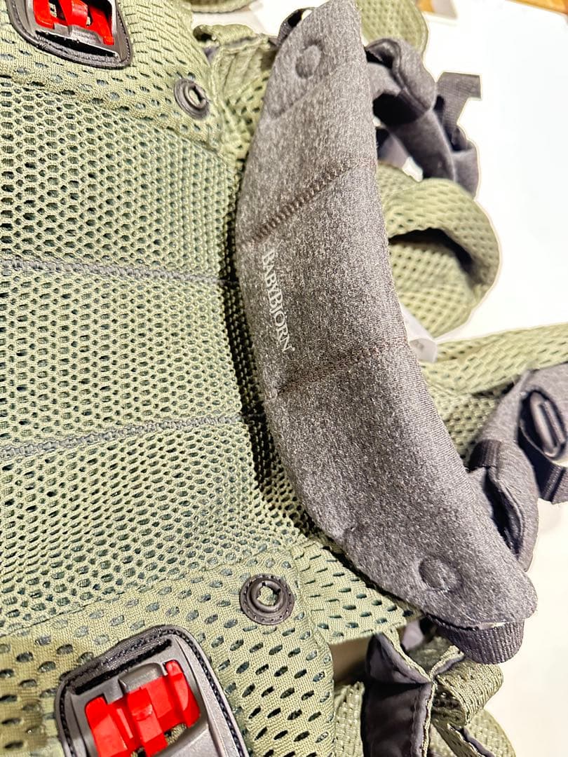 ●美品● ベビービョルン　抱っこ紐　ハーモニー　ダークグリーン