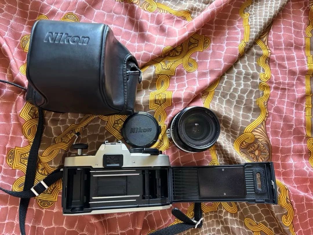 Nikon FM10カメラ Ai28mmレンズ付美品完動