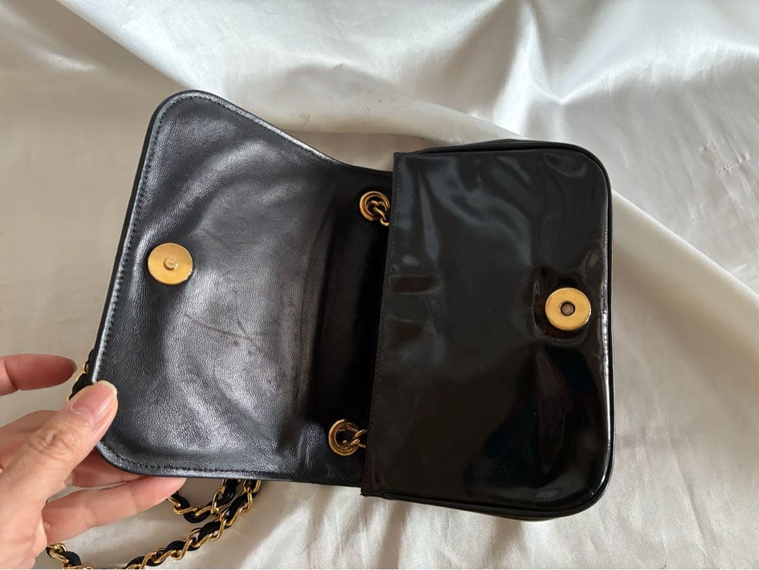 dubi♡dubi 様♡CHANEL パテント　デカココ　チェーンバッグ