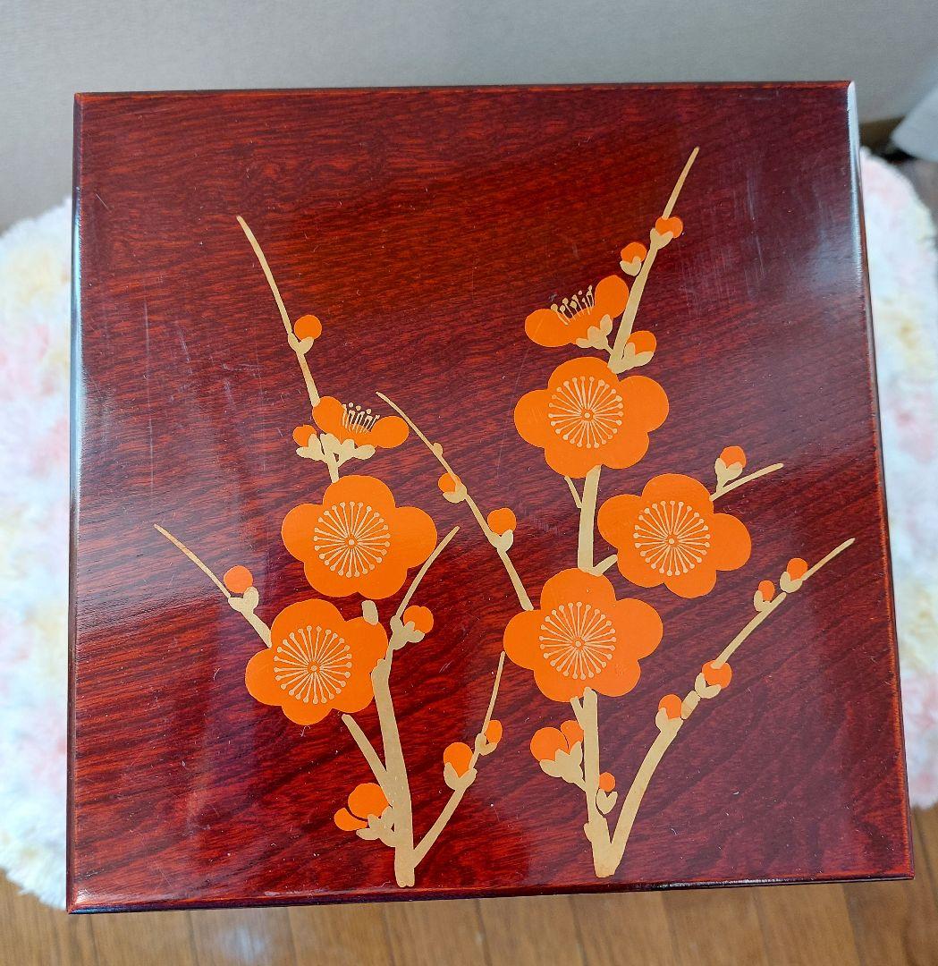 重箱　合成漆器 梅柄 ３段　年代物1980年頃購入　箱あり きれいめ中古