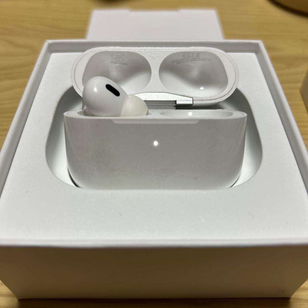 AirPods Pro (第2世代) 本体 ホワイト(右耳故障あり)